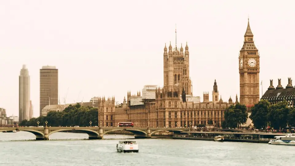 Big Ben and the Houses of Parliament by the Thames in London
